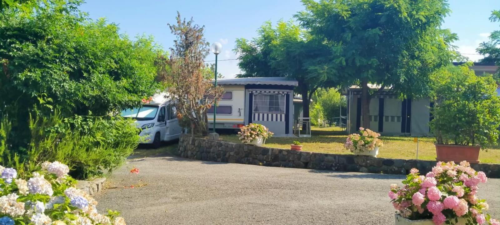 Parco Vacanze Bracchetto Vetta Hotel Carrodano Inferiore Phòng bức ảnh