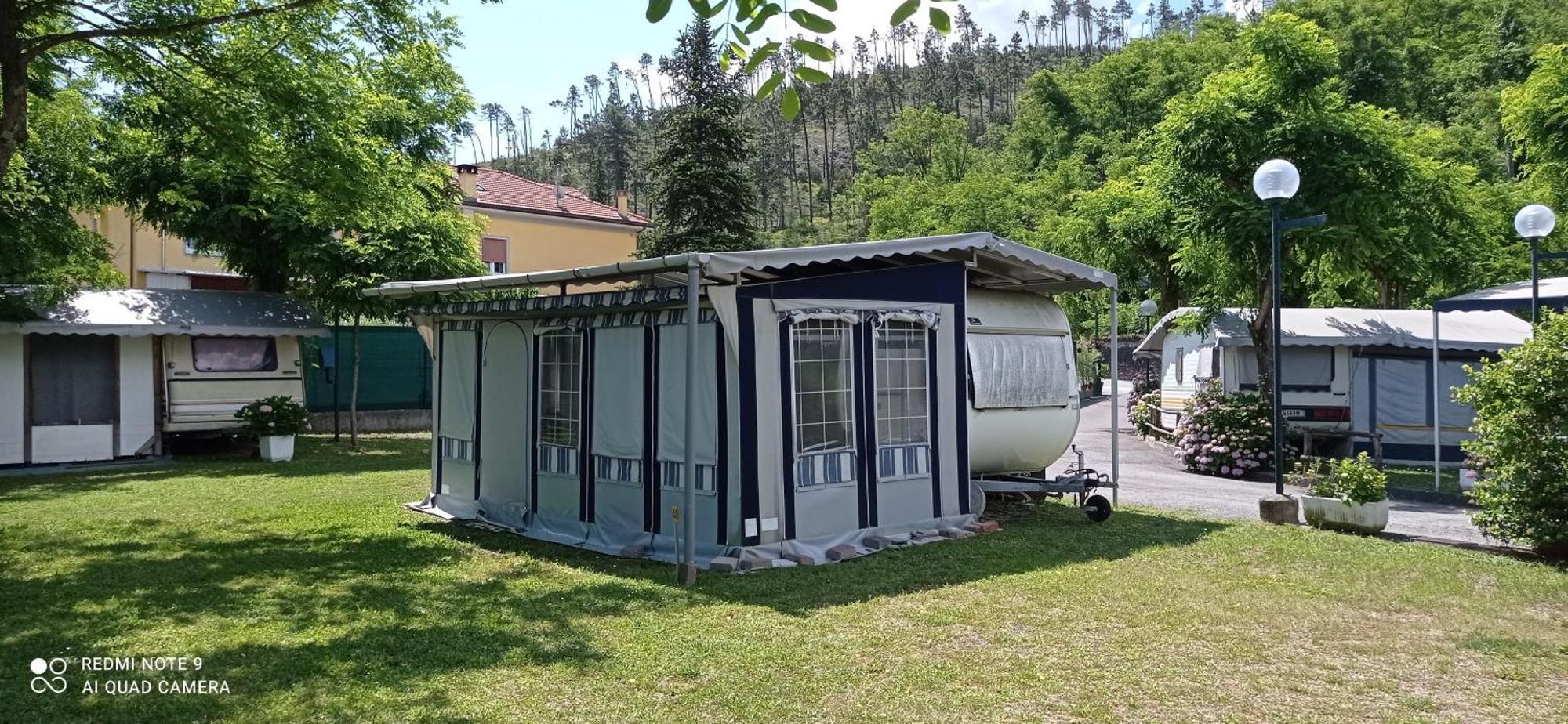 Parco Vacanze Bracchetto Vetta Hotel Carrodano Inferiore Phòng bức ảnh
